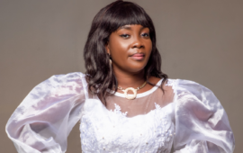 ELLE A QUELQUE CHOSE DE PARTICULIER