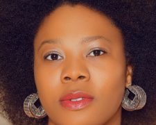 BIOGRAGPHIE: ESTHER AKUSA AU COEUR DU GOSPEL