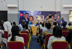 JOHN ET GIFTY REVELENT LE SECRET DU CONCERT A VENIR