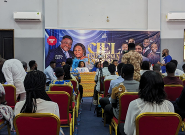 JOHN ET GIFTY REVELENT LE SECRET DU CONCERT A VENIR