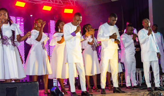 GOSPEL TOGO : VOICES OF GLORY EN LUMIERE