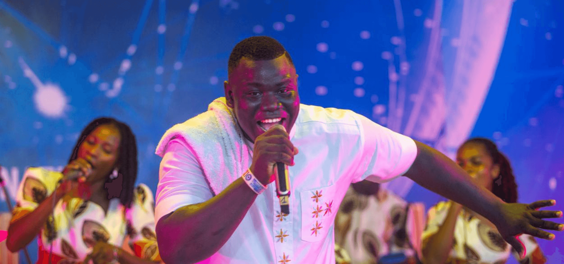 LE CHANTRE TOGOLAIS MATHIEU ENFLAMME TIKTOK