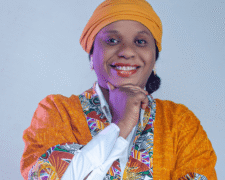 Stell RHIMENA : Une voix,un feu pour le Royaume