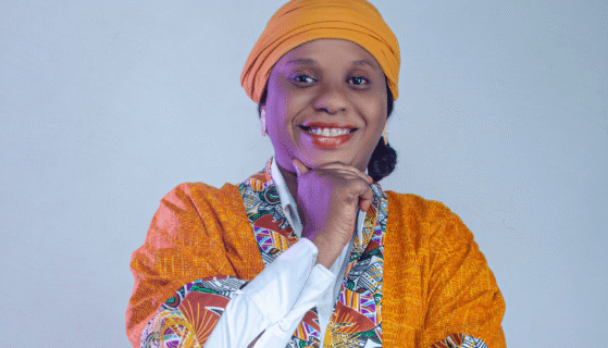 Stell RHIMENA : Une voix,un feu pour le Royaume