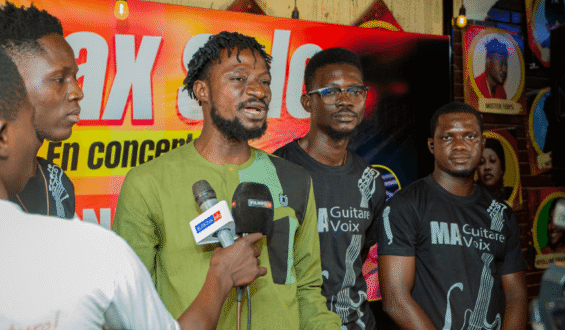 Max Solo, l’âme d’une guitare et la force d’une voix