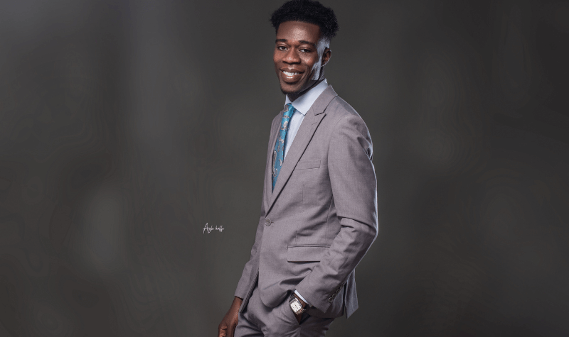 Kollins Newman : Servir et Entreprendre ?