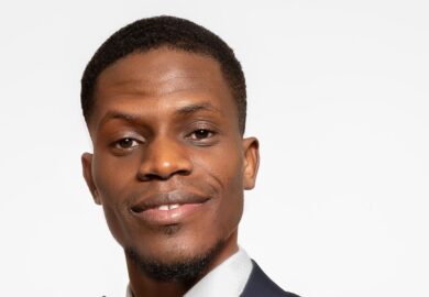 De la souffrance à la gloire : l’hymne puissant d’Ephraim Daniel