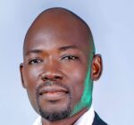 De l’ombre à la lumière, Ani-ilōka dit merci dans ”Ayanava-ewlessè”.