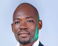 De l’ombre à la lumière, Ani-ilōka dit merci dans ”Ayanava-ewlessè”.