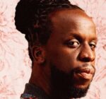 YOUSSOUPHA TRANSFORME LA SCÈNE DES FLAMMES EN MOMENT DE GRÂCE.