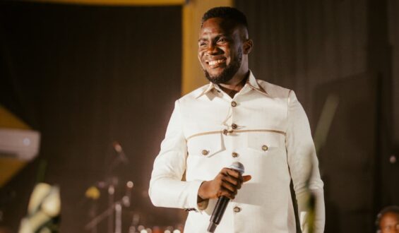 SuboSubo : premier album de Luc Dario