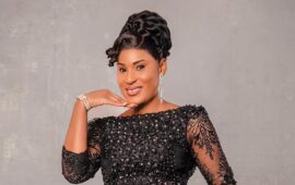 UN CRI : ”SAVE US” CLIP OFFICIEL DE BLESSING LIGHT