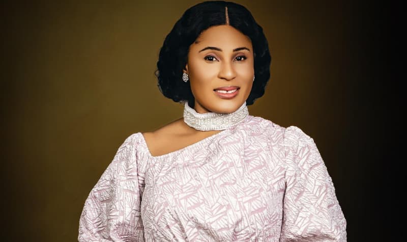 UN CRI : ''SAVE US'' CLIP OFFICIEL DE BLESSING LIGHT