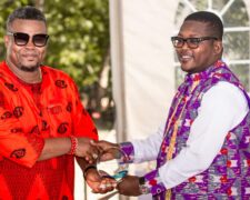 Le Rev Bishop Amen TAKPAH célébré par le Choeur de l’unité Togolaise
